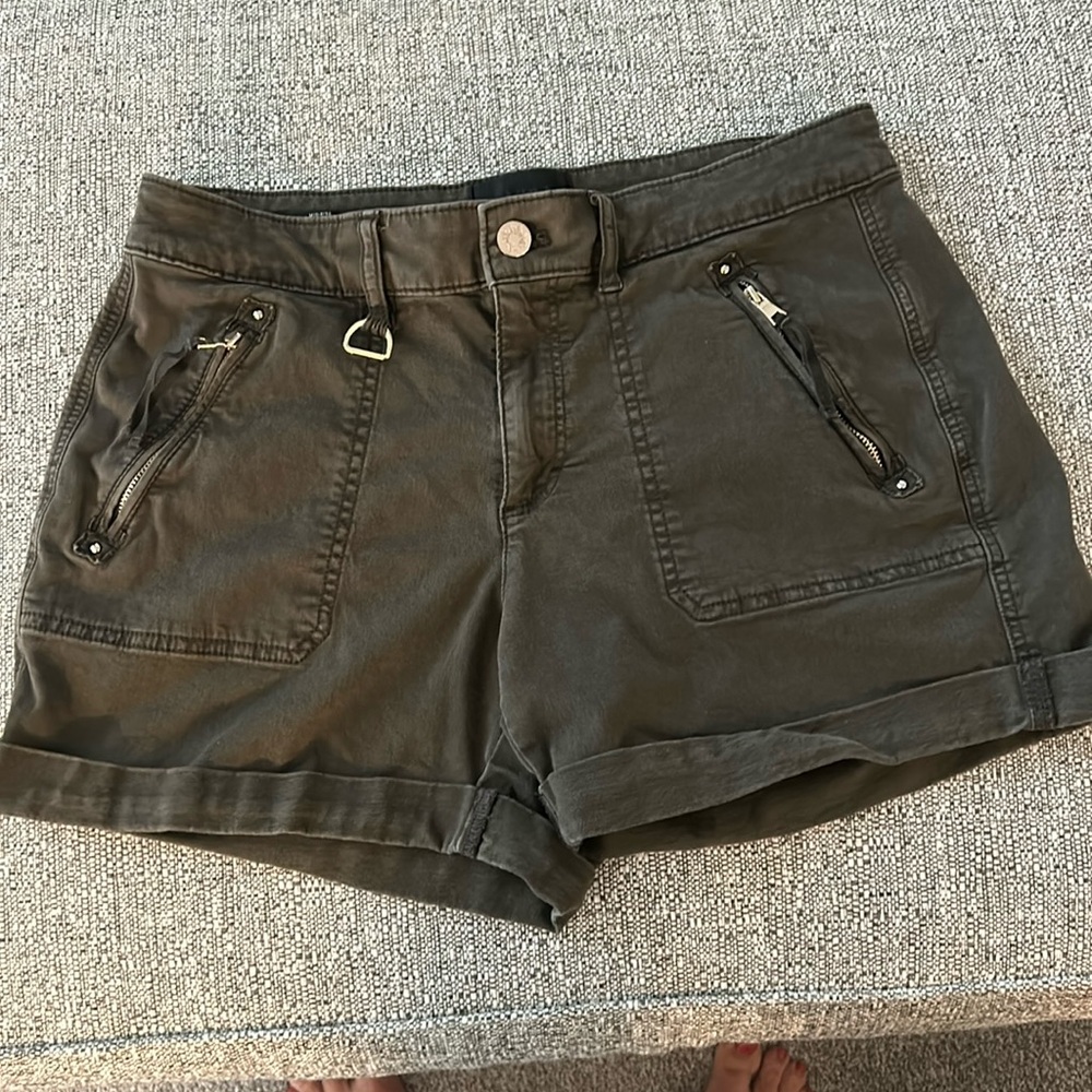Very cute and stretchy shorts